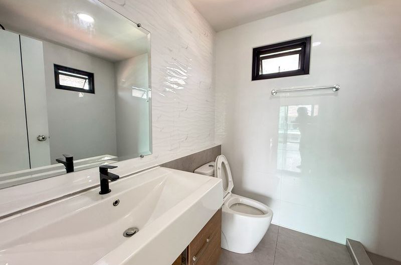 บ้านเดี่ยวพร้อมอยู่ มณีรินทร์ปาร์ค ศรีราชา ทำเลดี ใกล้แหล่งงาน