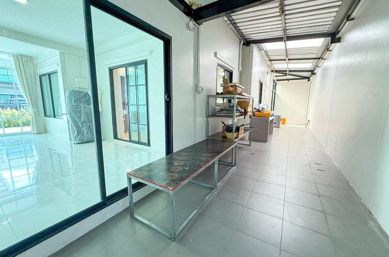 บ้านเดี่ยวพร้อมอยู่ มณีรินทร์ปาร์ค ศรีราชา ทำเลดี ใกล้แหล่งงาน