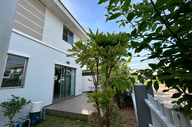 บ้านเดี่ยวพร้อมอยู่ โครงการไลฟ์ อิน เดอะ การ์เด้น ทำเลศักยภาพ ศรีราชา