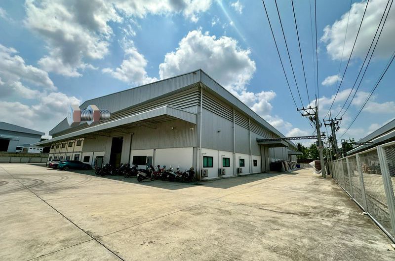 ขายโรงงานสร้างใหม่ ชลบุรี โซนเขาไม้แก้ว มีใบ รง. พร้อมใช้งาน