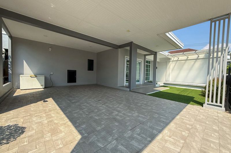 บ้านเดี่ยวพร้อมอยู่ มณีรินทร์ปาร์ค ศรีราชา ทำเลดี ใกล้แหล่งงาน