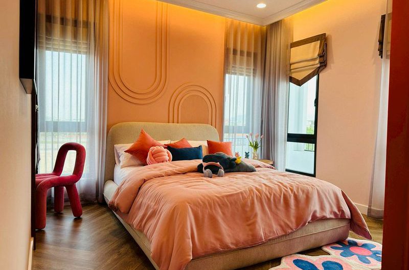 Luxury new detached houses in Chonburi, Kingweston Muangmai prayasajja project.