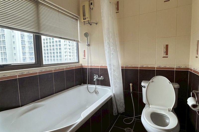 ขาย ให้เช่าคอนโด อีสเทิร์น ทาวเวอร์ ศรีราชา เหมาะลงทุน ปล่อยเช่าง่าย