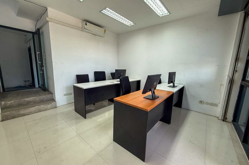 ขายโฮมออฟฟิศ โซนบึง ศรีราชา ชลบุรี ทำเลดี พร้อมใช้งานทันที