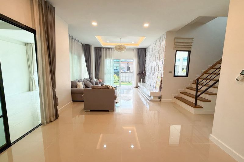 บ้านเดี่ยวพร้อมอยู่ มณีรินทร์ปาร์ค ศรีราชา ทำเลดี ใกล้แหล่งงาน