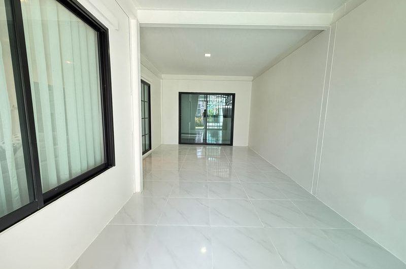 บ้านเดี่ยวพร้อมอยู่ มณีรินทร์ปาร์ค ศรีราชา ทำเลดี ใกล้แหล่งงาน