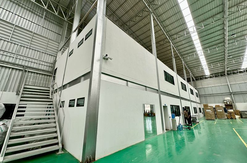 ขายโรงงานสร้างใหม่ ชลบุรี โซนเขาไม้แก้ว มีใบ รง. พร้อมใช้งาน