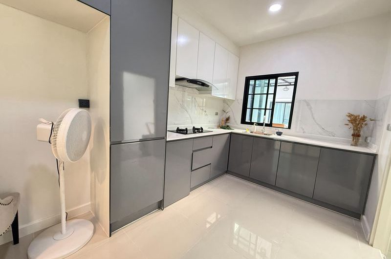 บ้านเดี่ยวพร้อมอยู่ มณีรินทร์ปาร์ค ศรีราชา ทำเลดี ใกล้แหล่งงาน