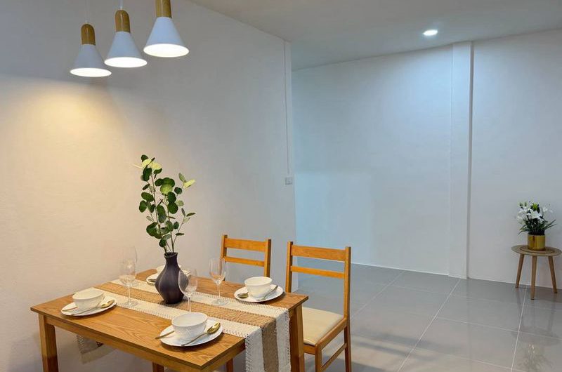 ขายทาวน์โฮมสไตล์มินิมอล รีโนเวทใหม่ พร้อมอยู่ มบ.รุ่งอมรวิลล่า ศรีราชา ชลบุรี