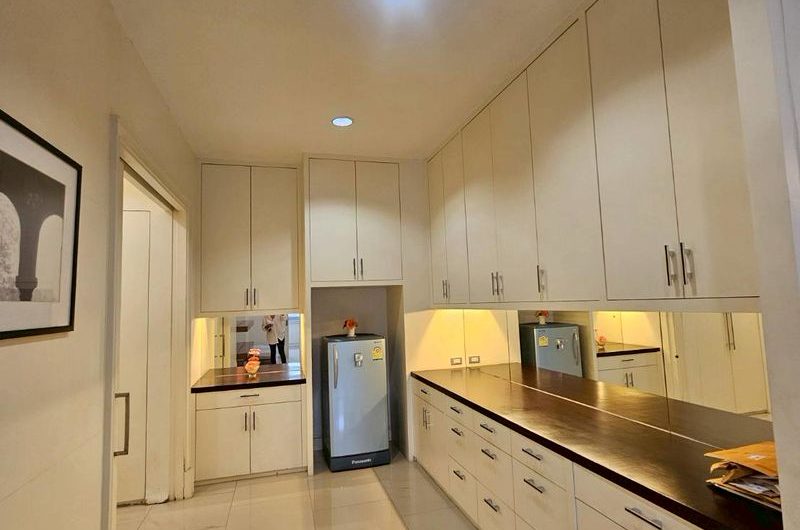 Detached house in Chonburi, prime location near shopping malls, schools, and markets, in the Bangsaen Mahanakhon project.