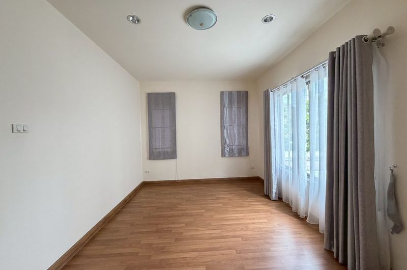 Selling a used detached house in Sriracha. Excellent location, quality project, Magnolia Village.