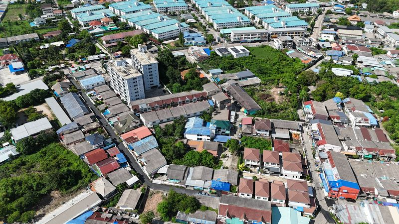 ที่ดินพร้อมสิ่งปลูกสร้าง ทำเลดีน่าลงทุน ซอยเขาแต่งอ่อน-ห้วยยายพรหม 22