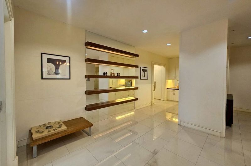 Detached house in Chonburi, prime location near shopping malls, schools, and markets, in the Bangsaen Mahanakhon project.