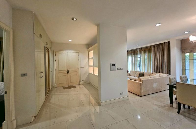 Detached house in Chonburi, prime location near shopping malls, schools, and markets, in the Bangsaen Mahanakhon project.