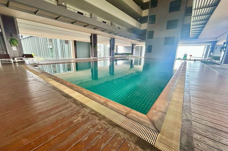 Ready-to-move-in condo for sale, Ladda Condo Ville, Sriracha. Attractive price!