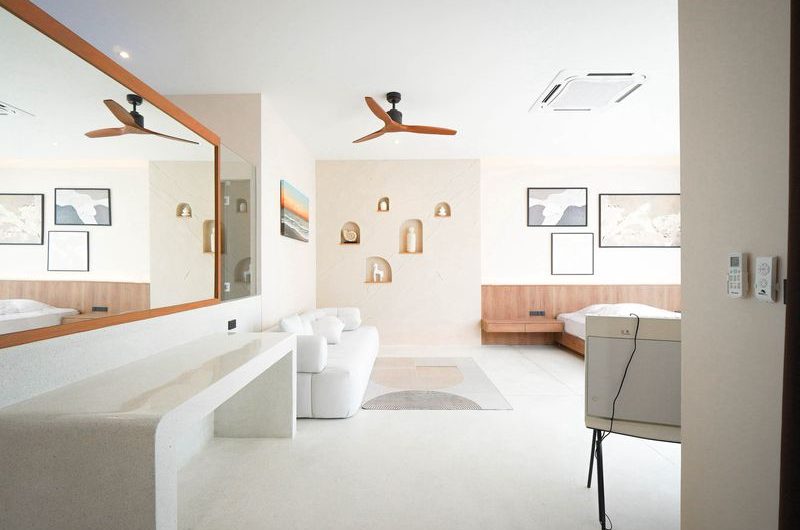 Luxurious minimalist-style pool villa in Sriracha, with private swimming pool, near G Condo.