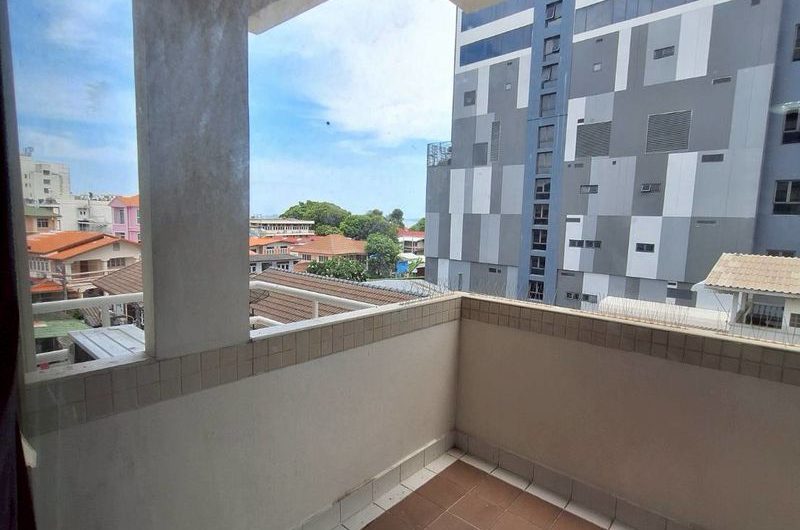 Selling quality Sriracha Bay View condos in the heart of Sriracha city, a vibrant community area.