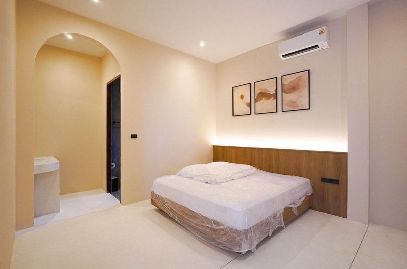 Luxurious minimalist-style pool villa in Sriracha, with private swimming pool, near G Condo.