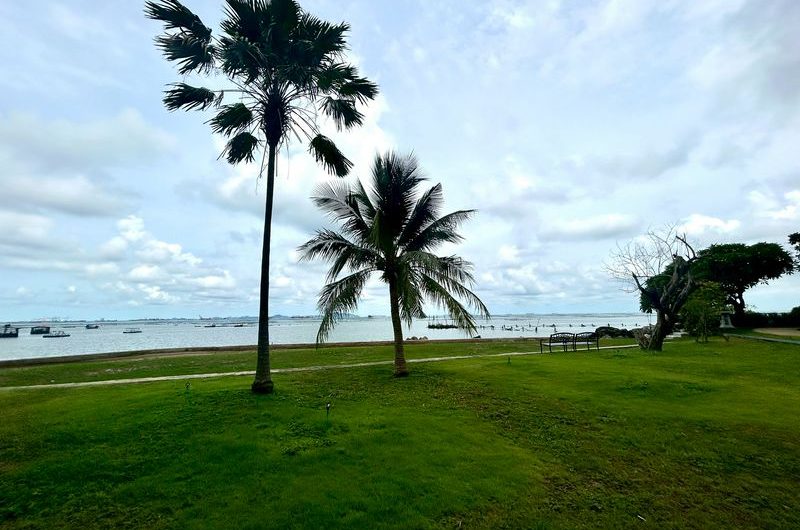 ปล่อยเช่าคอนโดติดทะเล Golden Coast ศรีราชา ทำเลดี ใกล้เซ็นทรัล
