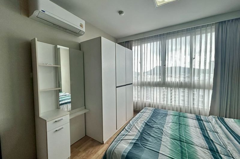Ready-to-move-in condo for sale, Ladda Condo Ville, Sriracha. Attractive price!