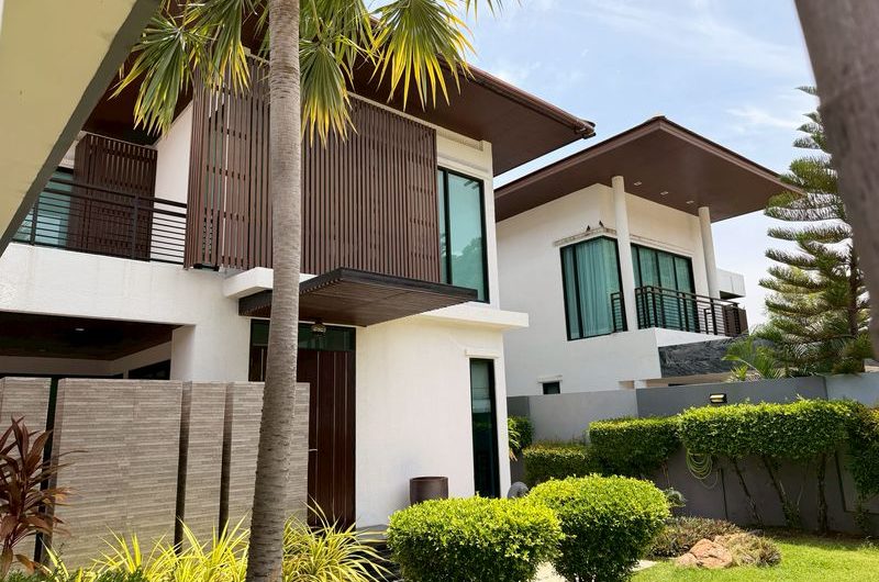 ขายบ้านเดี่ยวบางแสน ชลบุรี สไตล์Modern Tropica โครงการหรูนคราทรัพย์