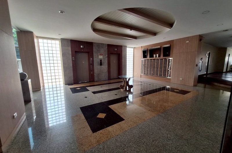 Selling quality Sriracha Bay View condos in the heart of Sriracha city, a vibrant community area.