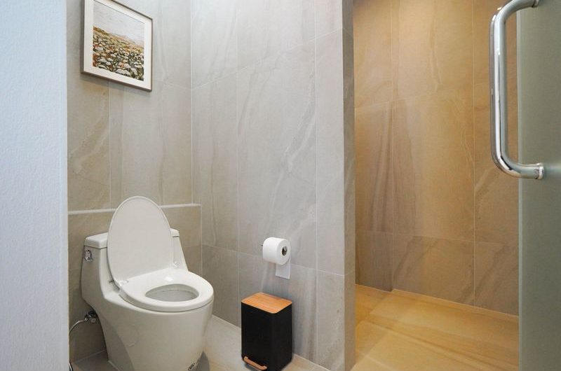 Luxurious minimalist-style pool villa in Sriracha, with private swimming pool, near G Condo.