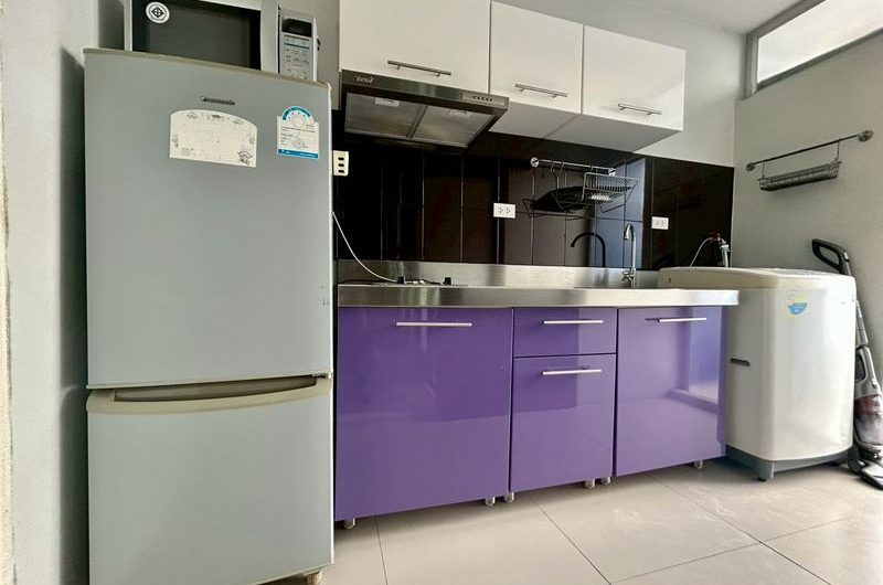 Ready-to-move-in condo for sale, Ladda Condo Ville, Sriracha. Attractive price!