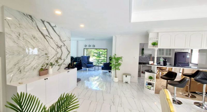 ขาย ให้เช่าบ้านสวยศรีราชา ตกแต่งพร้อมอยู่ โครงการคุณภาพ คันทรีโฮม 2
