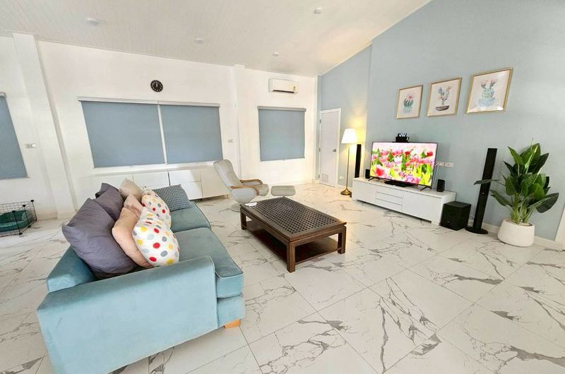 ขายบ้านเดี่ยวบางแสน สไตล์ อิงลิช คอทเทจ พื้นที่กว้าง บรรยากาศส่วนตัว