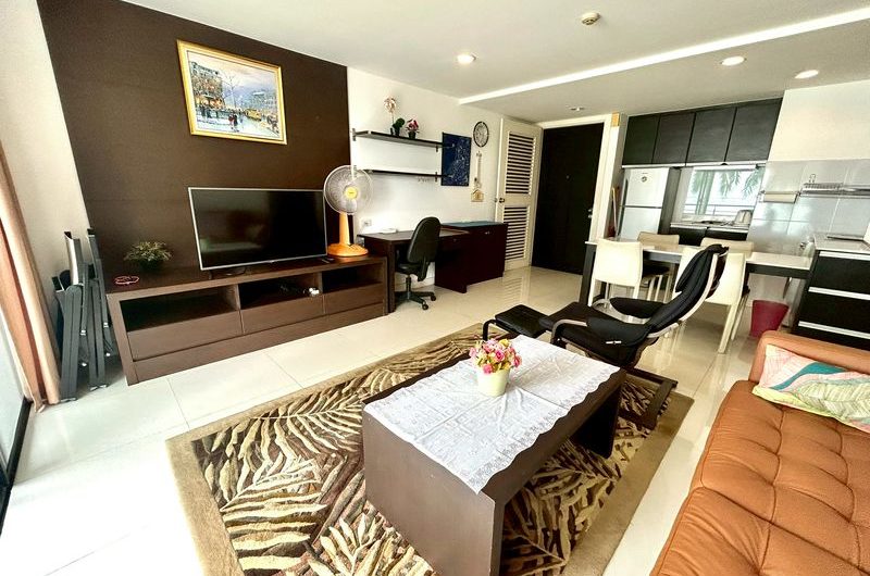 ปล่อยเช่าคอนโดติดทะเล Golden Coast ศรีราชา ทำเลดี ใกล้เซ็นทรัล