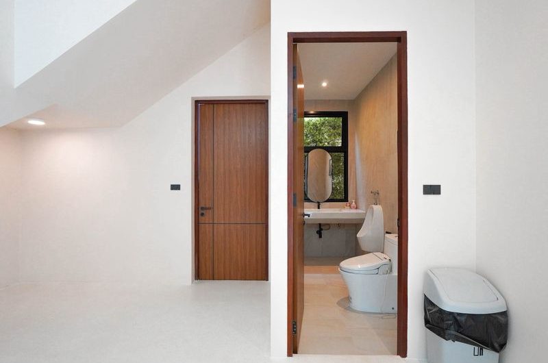 Luxurious minimalist-style pool villa in Sriracha, with private swimming pool, near G Condo.