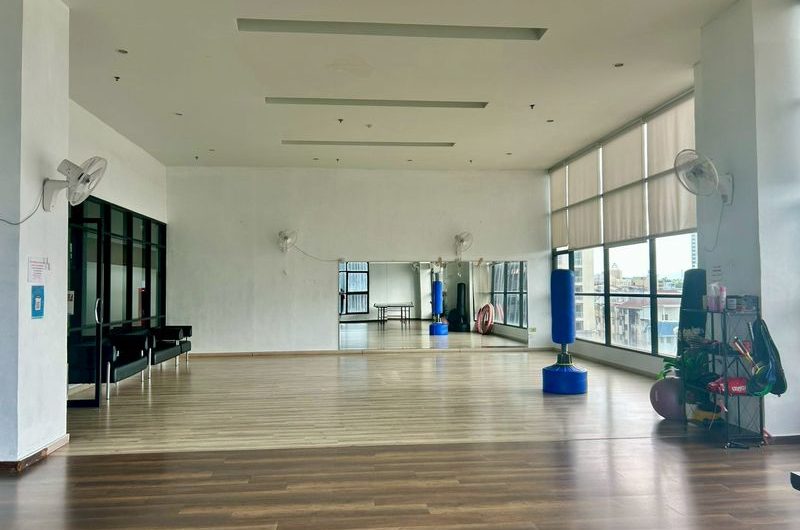 Ready-to-move-in condo for sale, Ladda Condo Ville, Sriracha. Attractive price!