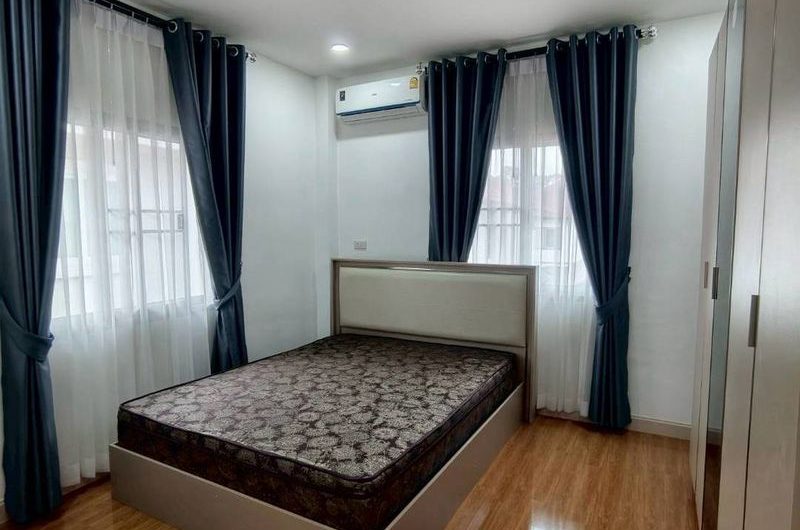 ขายบ้านเดี่ยวหลังมุม ศรีราชา บ้านสวย บรรยากาศดี พร้อมอยู่