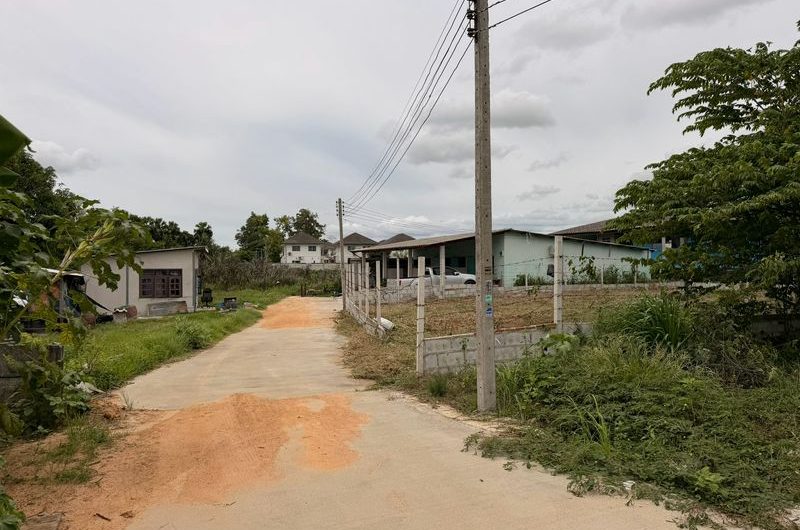ขายที่ดินทำเลศรีราชา-หนองขาม แปลงสวย ทำเลดี ทรงสี่เหลี่ยม
