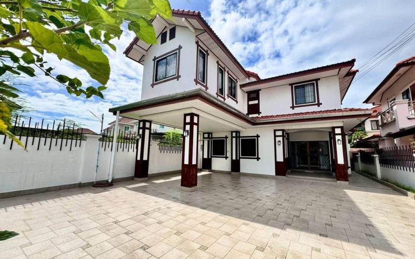 Detached house for rent in Amporn Place Village, Na Phrao, Si Racha great location.