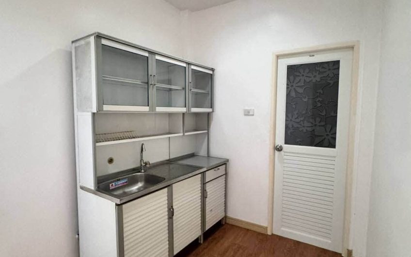 Detached house for rent in Amporn Place Village, Na Phrao, Si Racha great location.
