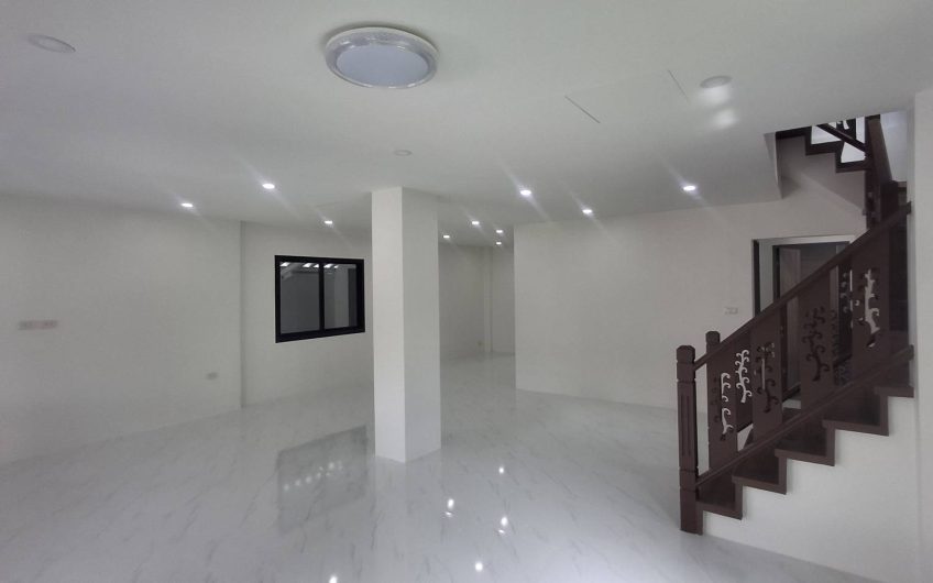 ขายบ้านเดี่ยวสวย รีโนเวทใหม่ หมู่บ้านสุขกมล ศรีราชา ชลบุรี
