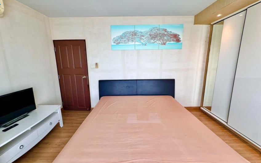 Urgent Rental! Ladda Condo View Sriracha beautiful unit, great value.