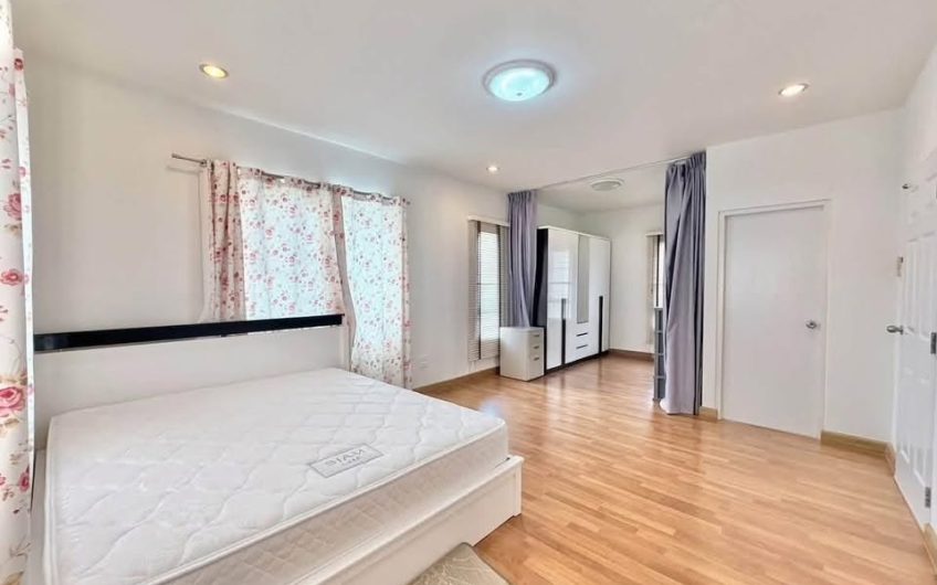 Newly renovated 2-story detached house for sale  Baan Suan View Khao Project, Huai Kapi, Chonburi.