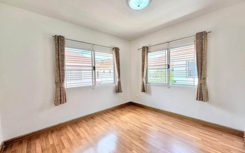 Newly renovated 2-story detached house for sale  Baan Suan View Khao Project, Huai Kapi, Chonburi.