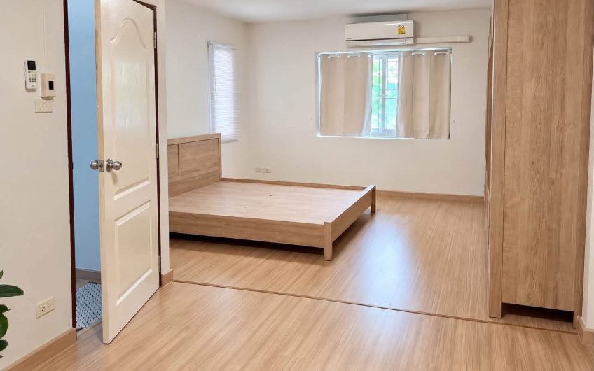 บ้านเดี่ยวศรีราชา ให้เช่า หมู่บ้านอคาเดีย 1 บ้านสวย รีโนเวทใหม่ หน้าอยู่