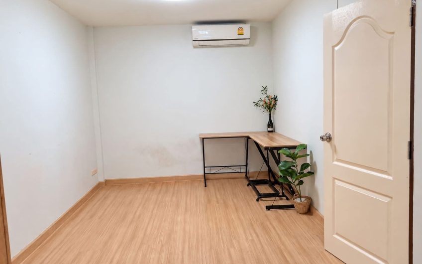 บ้านเดี่ยวศรีราชา ให้เช่า หมู่บ้านอคาเดีย 1 บ้านสวย รีโนเวทใหม่ หน้าอยู่