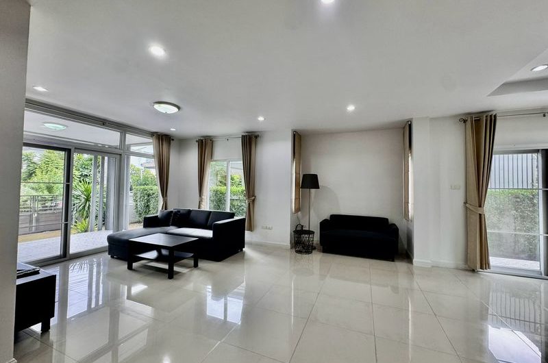 บ้านเดี่ยวให้เช่า ศรีราชา พร้อมเข้าอยู่ หมู่บ้านคันทรีโฮม เลค แอนด์ พาร์ค