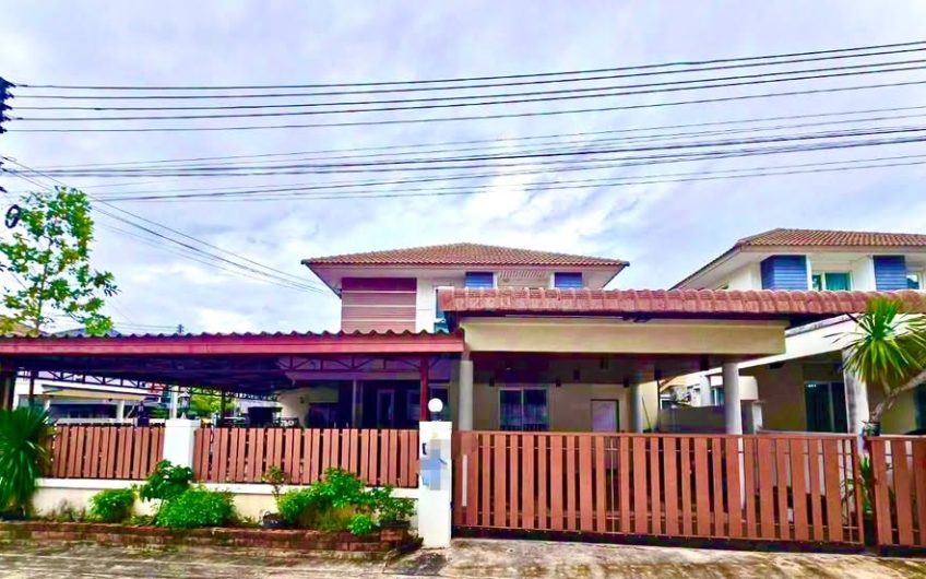 Resale detached house in Si Racha, Village Park project-desirable location with convenient access.