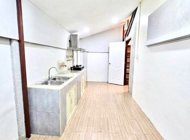 Resale detached house in Si Racha, Village Park project-desirable location with convenient access.