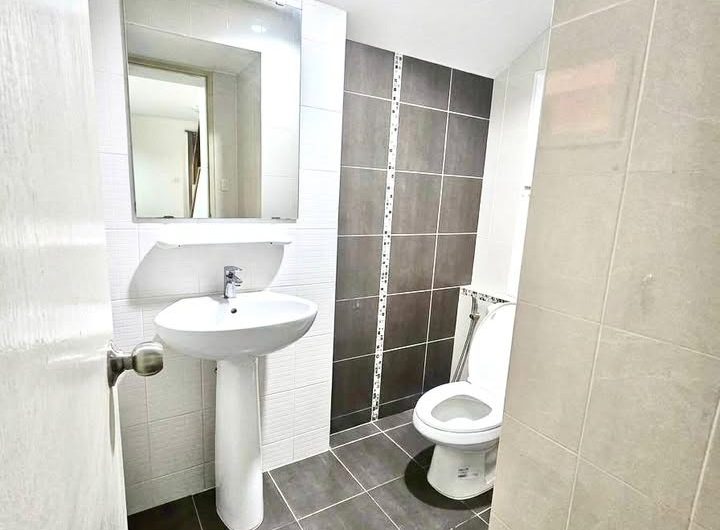 Resale detached house in Si Racha, Village Park project-desirable location with convenient access.