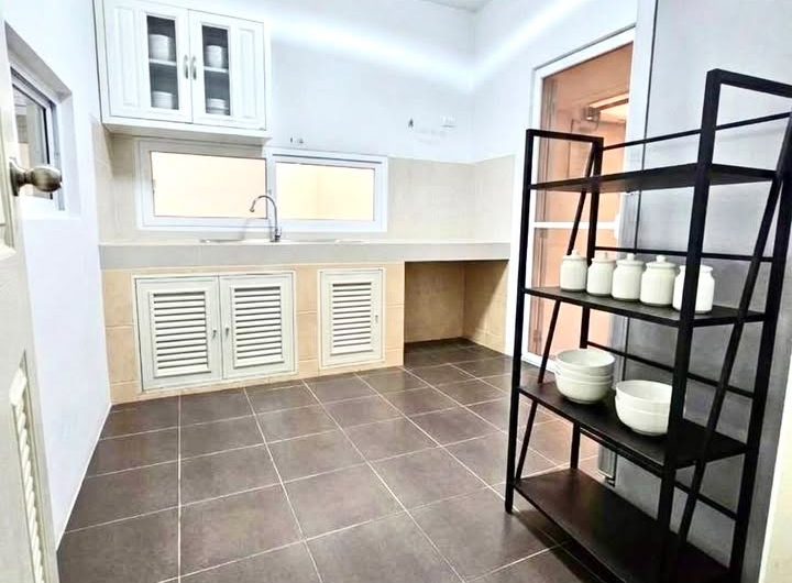 Resale detached house in Si Racha, Village Park project-desirable location with convenient access.